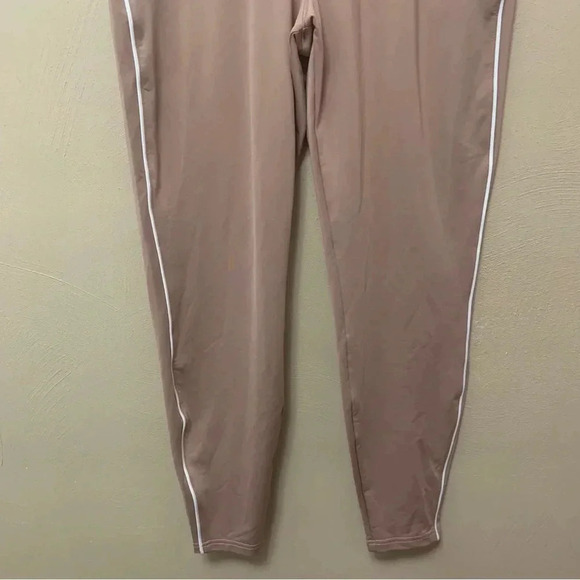 Gymshark Recess Joggers in Taupe Size Large - Picture 3 of 10